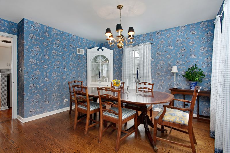 Wallpaper Hanging in Olathe, KS